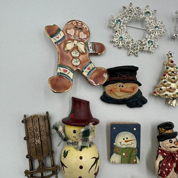 Vintage Christmas Brooch Lot Snowman Gingerbread Wreath Signed JJ Gerrys Radko - Picture 5 of 11